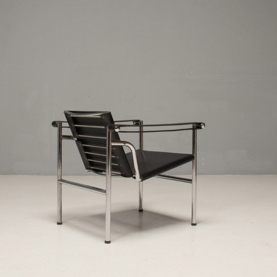 Image 1 of Fauteuil vintage en acier par Le Corbusier, Pierre Jeanneret et Charlotte Perriand pour Cassina, 1965