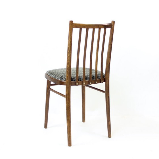 Image 1 of Ensemble de 4 chaises de salle à manger vintage en bois de chêne foncé par Ton, Tchécoslovaquie années 1960