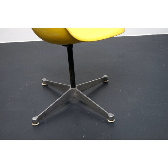 Image 1 of Chaise vintage en fibre de verre jaune par Charles et Ray Eames pour Herman Miller, Allemagne 1960