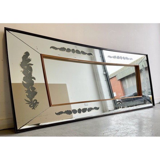 Image 1 of Miroir mural vintage avec bord supérieur concave