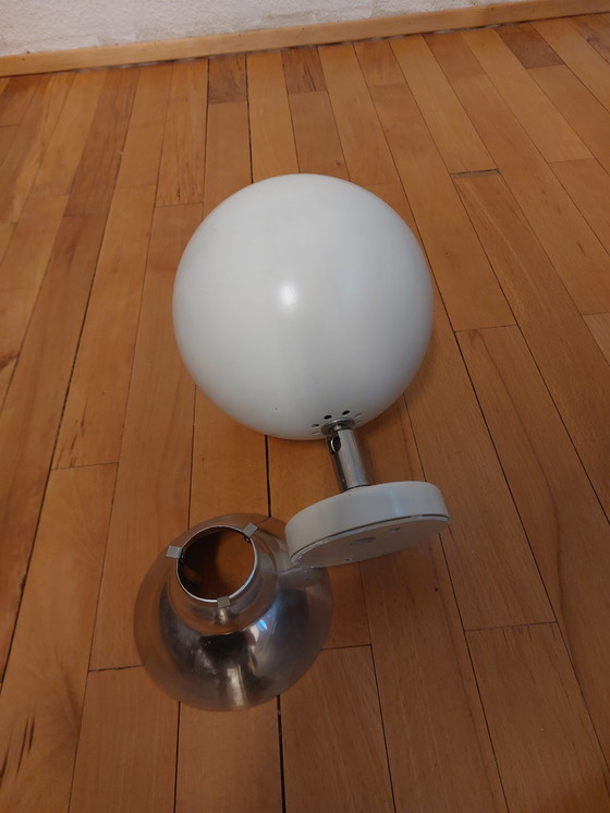 Image 1 of Lampe Boule Rotative En Métal Blanc De Raak