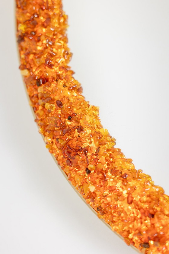 Image 1 of Miroir Circulaire Et Rétroéclairé En Ambre. Travail Contemporain D’Artiste.