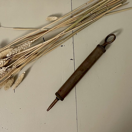 Image 1 of Ancienne Seringue À Mécanique