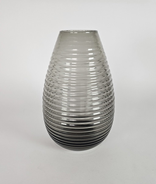 Verrerie Leerdam - A.D. Copier - Vase strié - En forme de goutte - Verre fumé - 1953