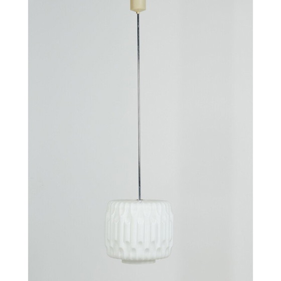 Image 1 of Suspension vintage en verre opale par Napako, Tchécoslovaquie 1960