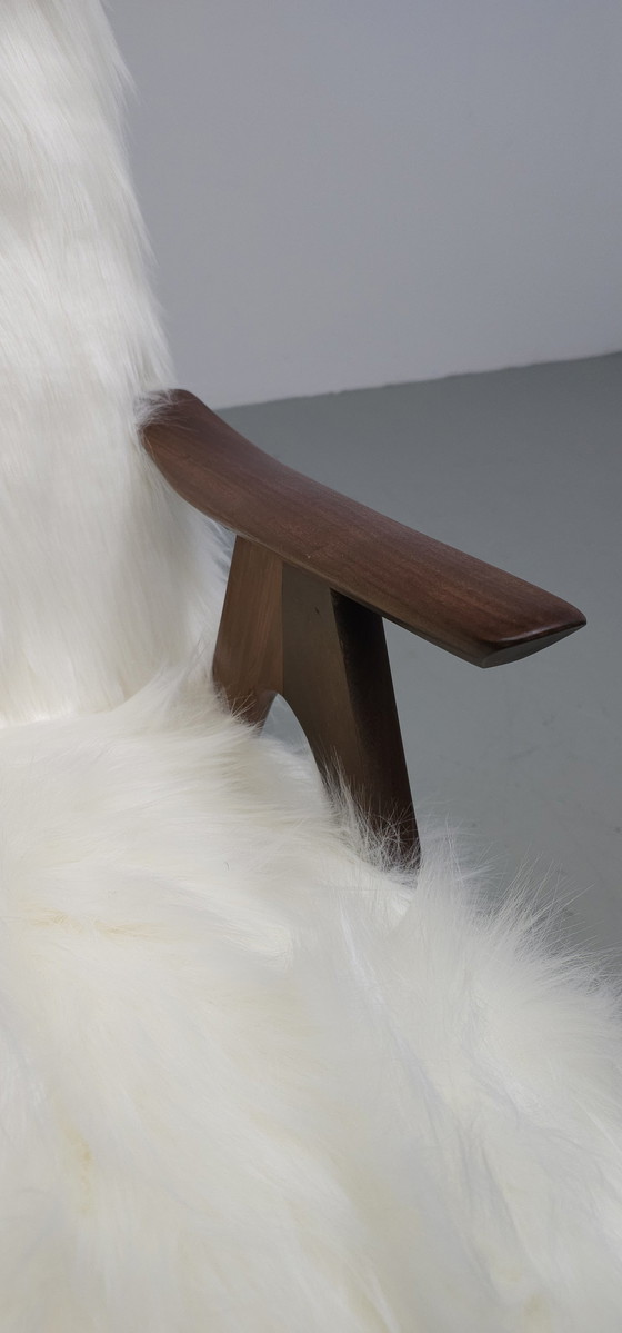 Image 1 of Fauteuil en fausse fourrure vintage en teck des années 60