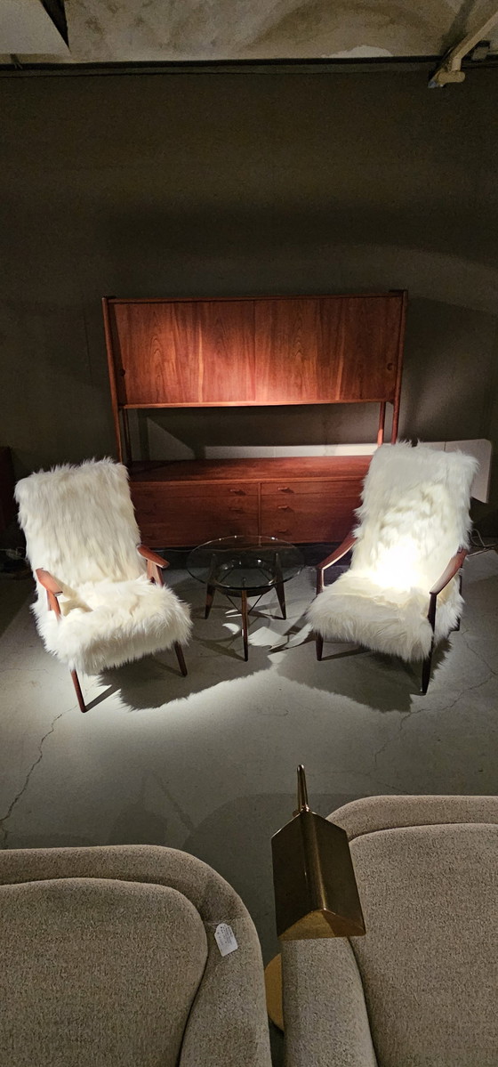 Image 1 of Fauteuil en fausse fourrure vintage en teck des années 60