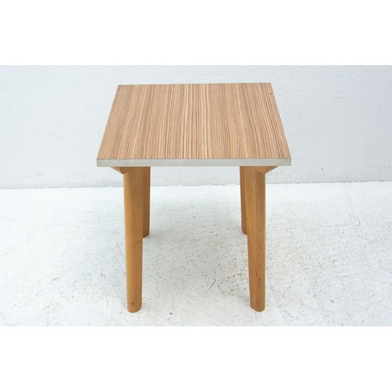 Image 1 of Table d'appoint en formica et bois de hêtre du milieu du siècle, Tchécoslovaquie années 1960