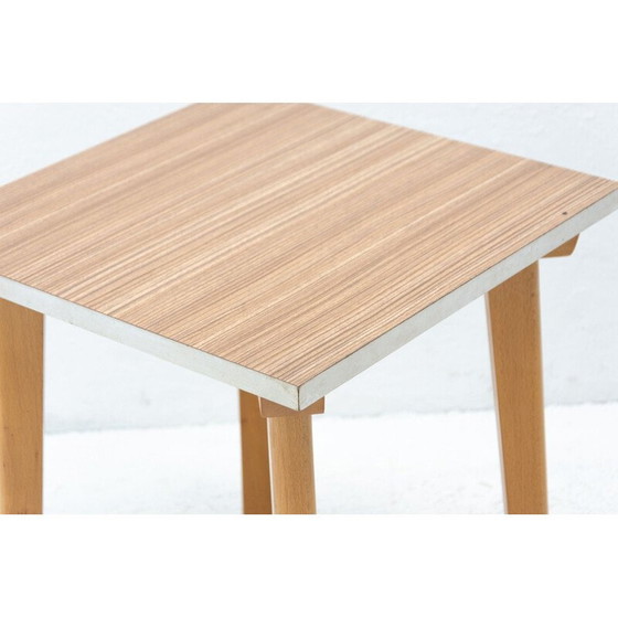 Image 1 of Table d'appoint en formica et bois de hêtre du milieu du siècle, Tchécoslovaquie années 1960
