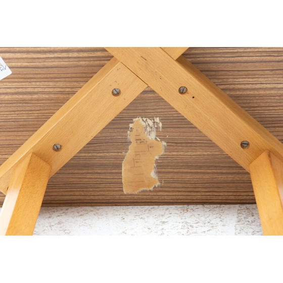 Image 1 of Table d'appoint en formica et bois de hêtre du milieu du siècle, Tchécoslovaquie années 1960