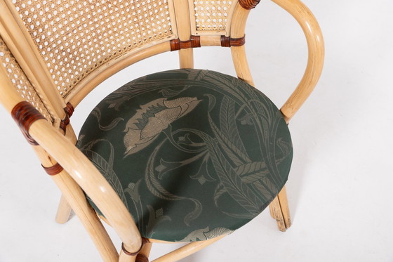 Image 1 of Ensemble de 2 chaises d'intérieur/extérieur en rotin et bambou des années 1970 avec table