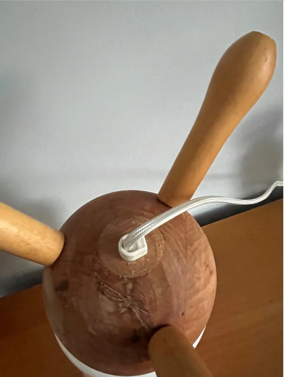 Image 1 of Lampe de table tripode en chêne avec dôme en verre opale blanc, Suède, Vintage 1970