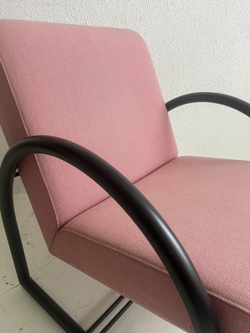 Fauteuil circulaire rose postmoderne de Metaform