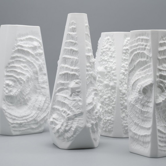 Image 1 of Manfred Frey Ak Kaiser Vase en porcelaine bisque Fossil Ammonit Relief Opart Quartet