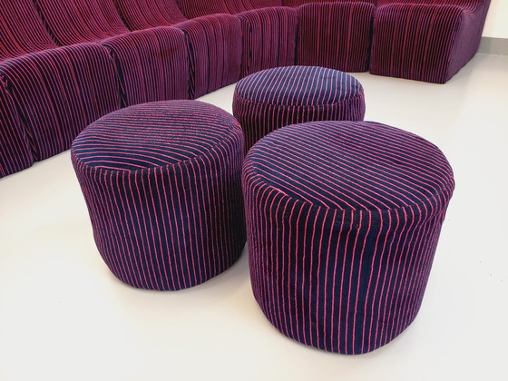 Image 1 of Canapé Modulable Vintage Snake Composé De 11 Modules Chauffeuses Et 3 Poufs En Tissu Velours Des Années 70 80