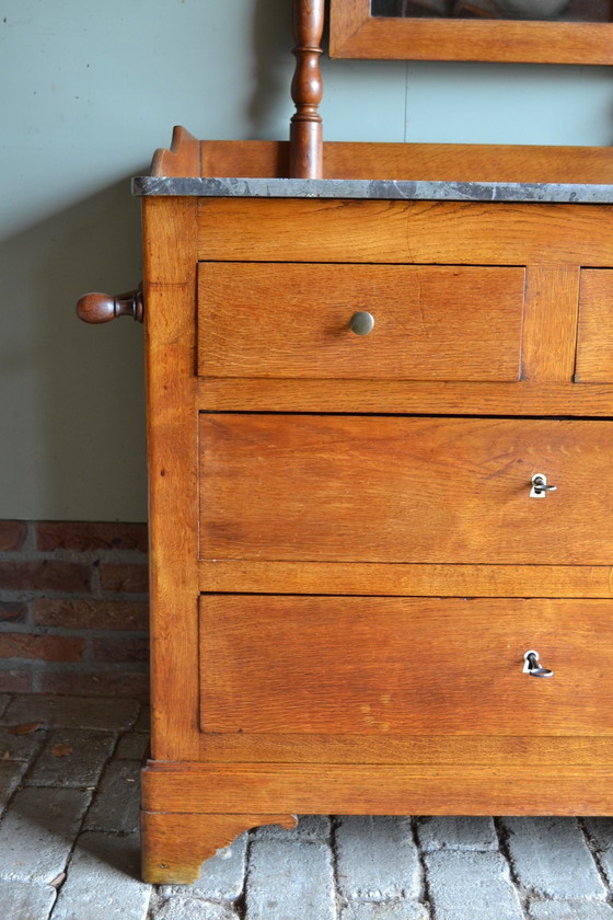 Image 1 of Commode ancienne en chêne avec miroir et plateau en marbre