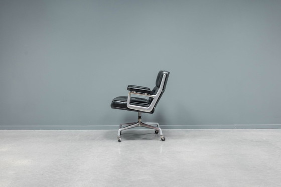 Image 1 of Es105 Chaise Eames "Time Life" pour le hall d'entrée