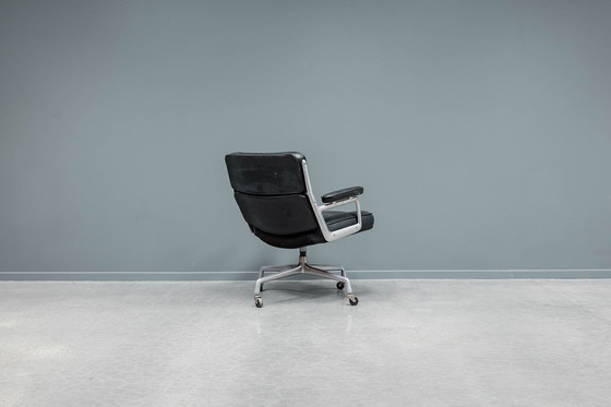 Image 1 of Es105 Chaise Eames "Time Life" pour le hall d'entrée