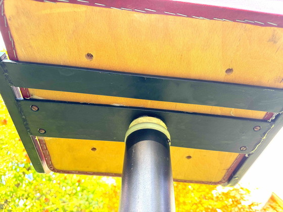 Image 1 of 3 Tabouret de Bar Rétro avec dossier, Original 60Er/70Er Cubique Rouge avec siège pivotant / American Diner Style