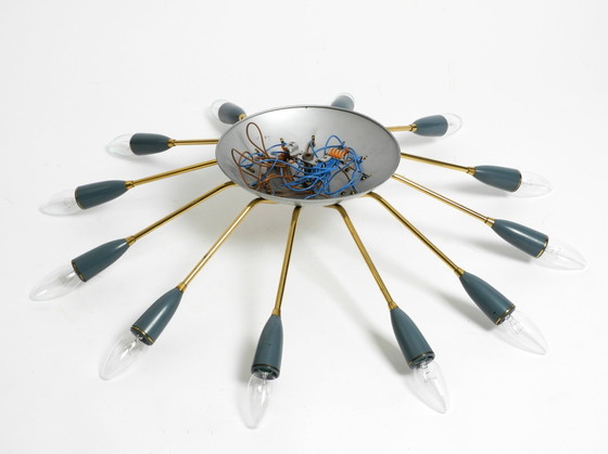 Image 1 of Très beau grand plafonnier Spoutnik en laiton à 12 bras de la modernité du Mid Century