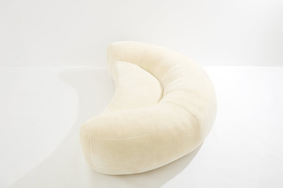 Image 1 of Raphaël Raffel Canapé Croissant en velours mohair 1970