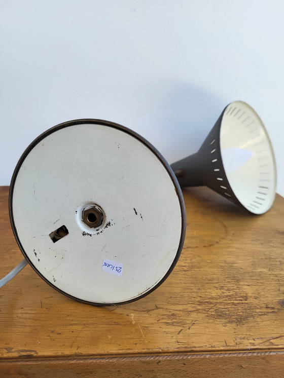 Image 1 of Lampe de bureau vintage, métal gris et bras mobile en laiton, chapeau de sorcière, années 1960