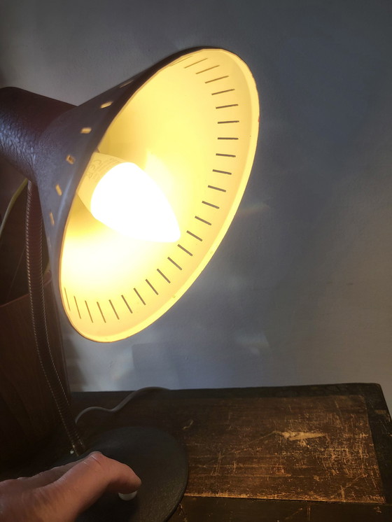 Image 1 of Lampe de bureau vintage, métal gris et bras mobile en laiton, chapeau de sorcière, années 1960