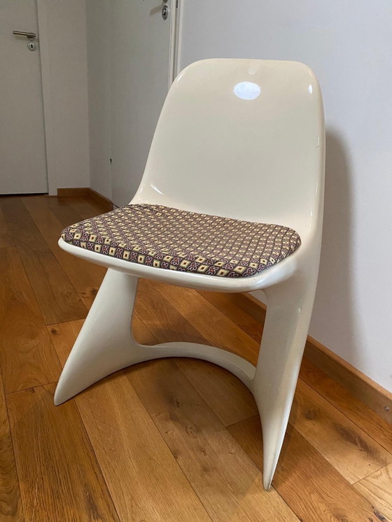 Image 1 of Chaise Casala blanche