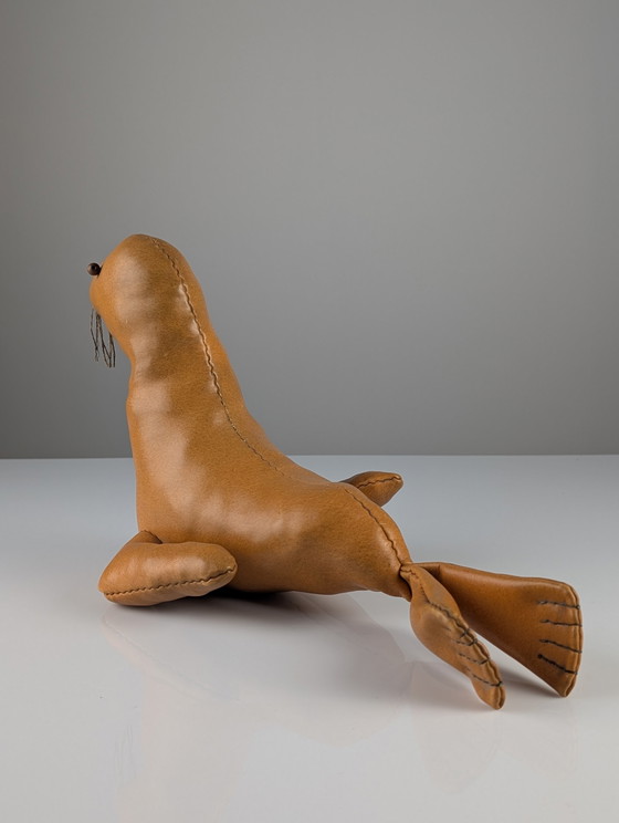 Image 1 of Sceau en cuir Sculpture décorative Vintage 1970S
