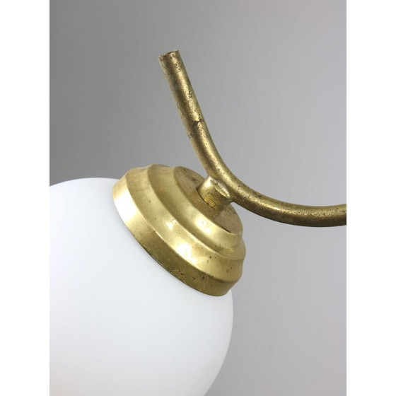 Image 1 of Lustre italien en laiton et verre opalin du Mid Century
