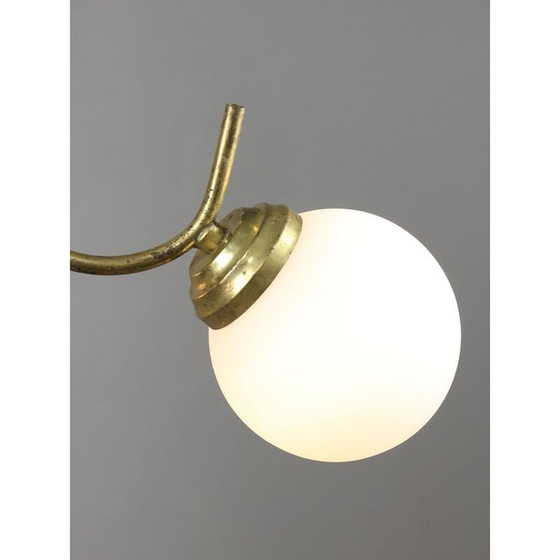 Image 1 of Lustre italien en laiton et verre opalin du Mid Century