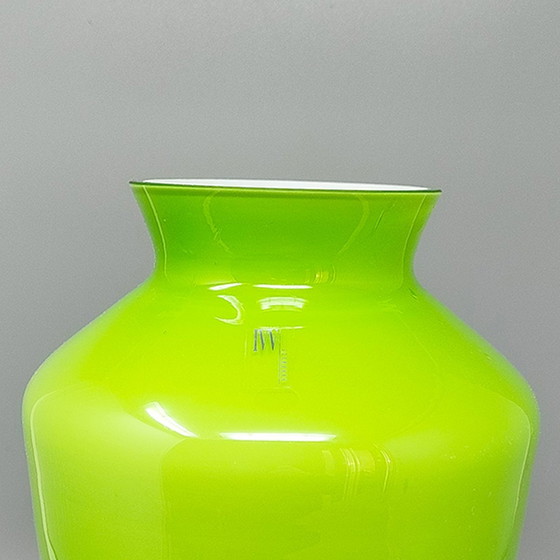 Image 1 of 1970S Gorgeous Green Vase By Ind. Vetraria Valdarnese. Fabriqué en Italie