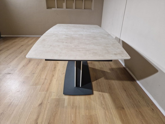 Image 1 of Bo Concept Milano - Table de salle à manger - Extensible - Etat neuf