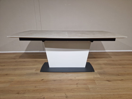 Image 1 of Bo Concept Milano - Table de salle à manger - Extensible - Etat neuf