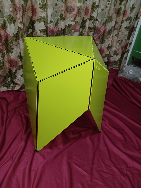 Image 1 of Projet de design d'une école néerlandaise Table d'appoint en origami Bloomm
