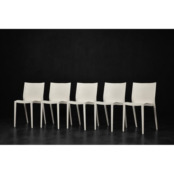 Image 1 of Ensemble de 5 chaises françaises vintage en plastique blanc Slick Slick par Philippe Starck pour Xo Design, 1999