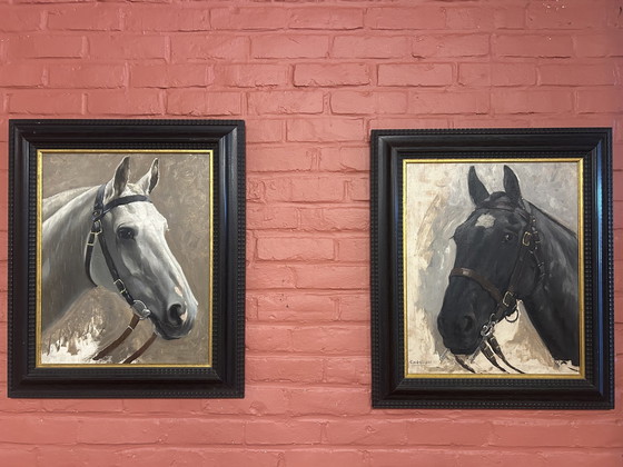 Image 1 of 2 tableaux Constant De Busschere (Pendant) "Portraits de chevaux"