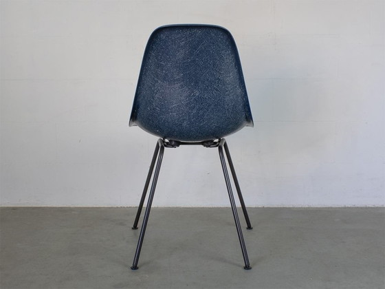 Image 1 of Vitra Dsx Glasfiber In Navy Blue Design Charles Eames