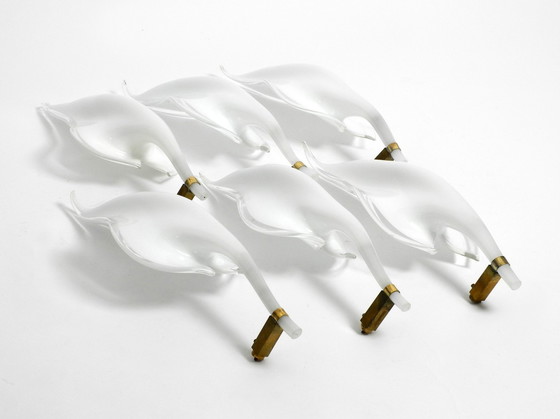 Image 1 of Magnifique grand lustre en laiton des années 1950 avec verres de Murano blancs et transparents par Franco Luce | Made in Italy