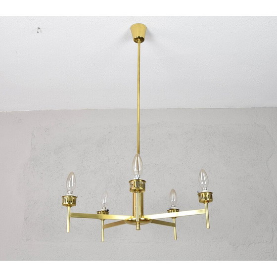 Image 1 of Lustre scandinave du milieu du siècle en laiton et opaline, Suède années 1950