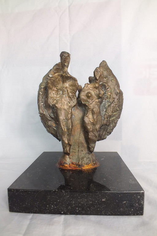 Statue en bronze avec monogramme