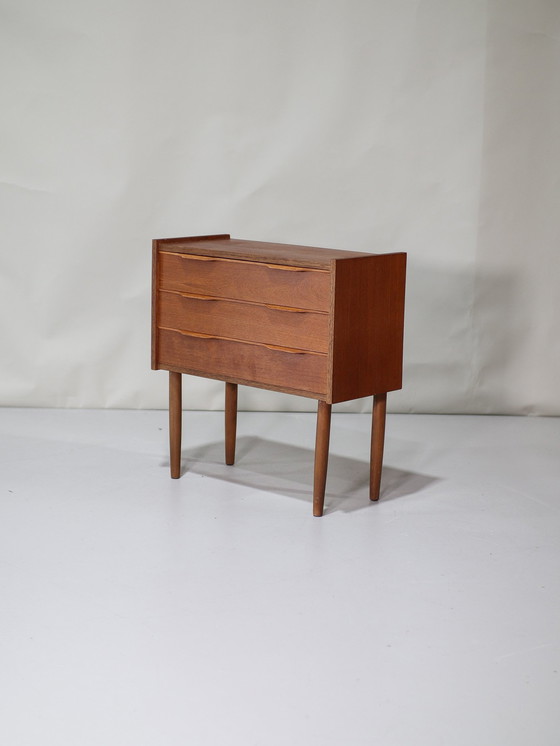 Image 1 of Petite commode en teck danoise vintage