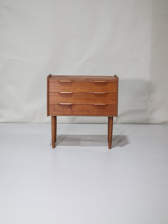 Image 1 of Petite commode en teck danoise vintage