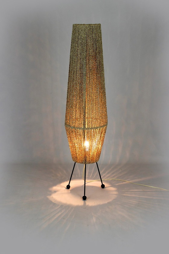 Image 1 of Lampadaire fusée de l'ère spatiale avec une corde tressée, ancienne Tchécoslovaquie, années 1960