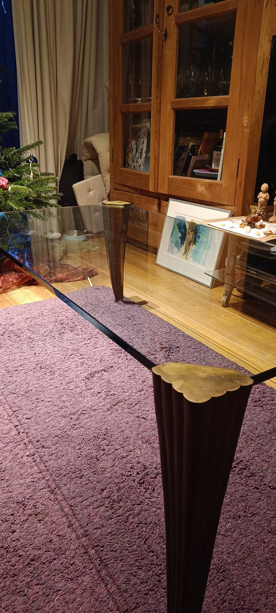 Image 1 of Table basse en verre avec pieds en bronze