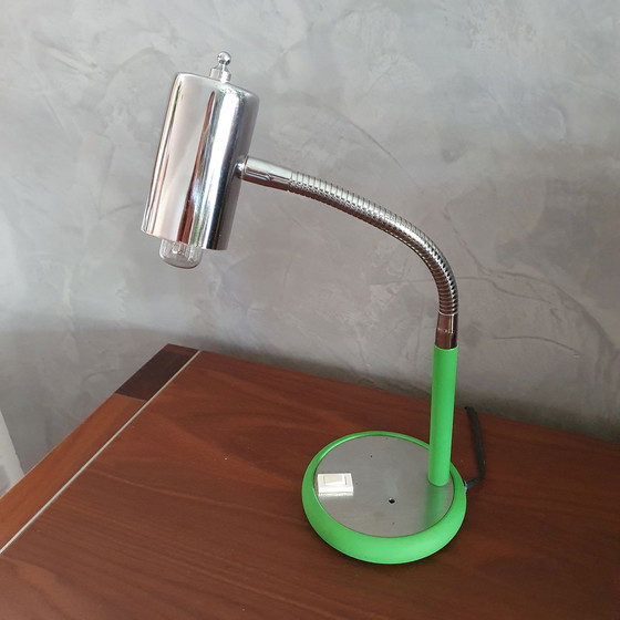 Image 1 of Lampe de bureau Bauhaus verte avec chrome 1950s