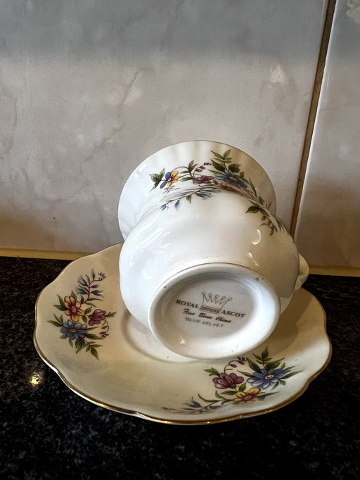 Royal Ascot - Tasse et soucoupe en porcelaine de Chine osseuse