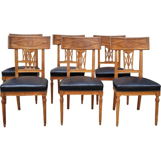 Image 1 of Ensemble de 6 chaises vintage en bois de noyer et cuir noir, France