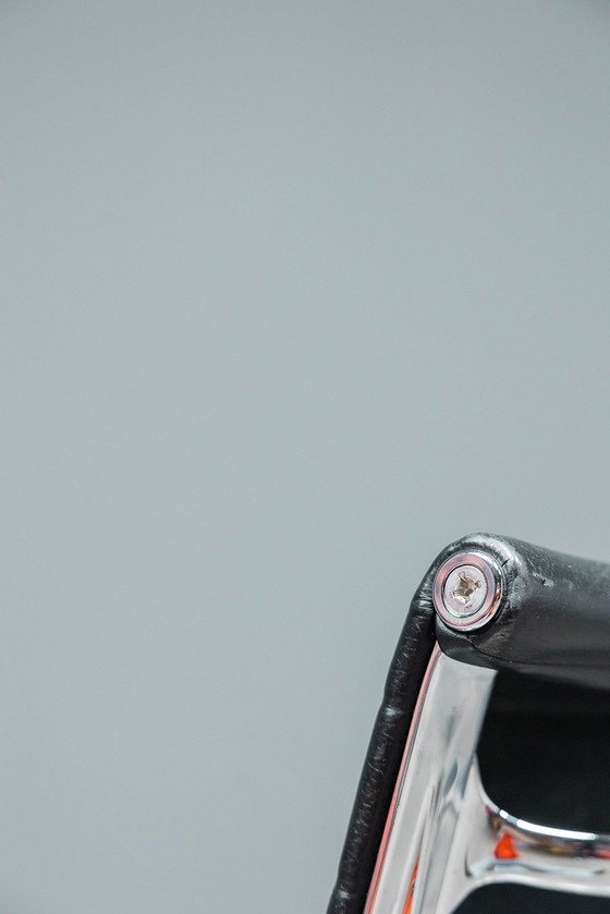 Image 1 of Chaise de bureau Eames Ea117 Alugroup