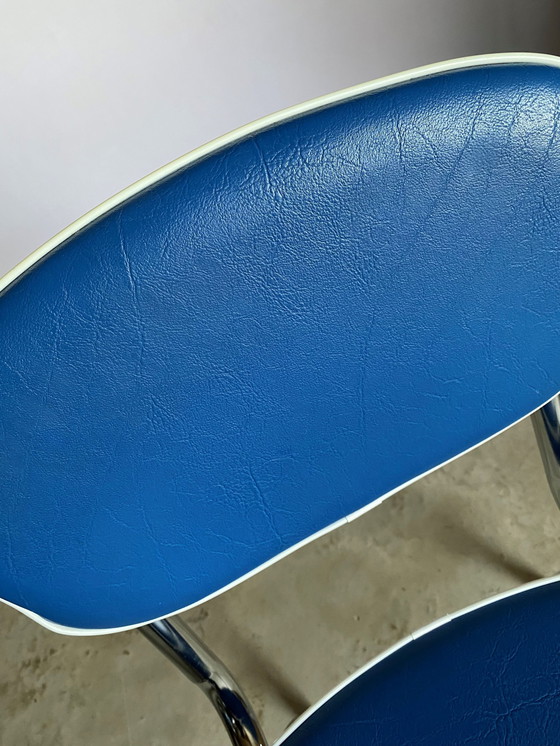 Image 1 of Chaise Simili Cuir Skai Bleu Électrique Vintage 1970
